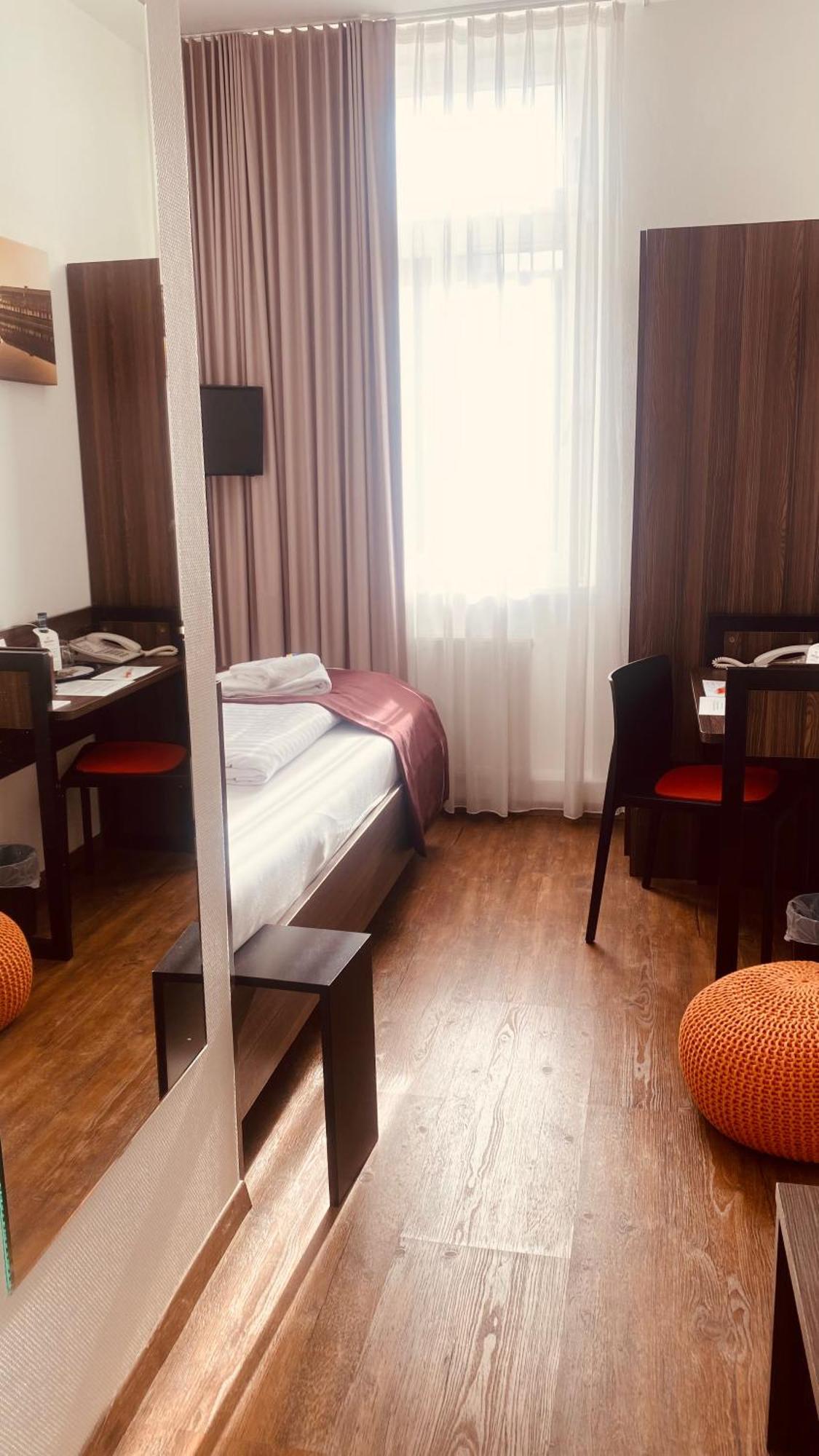 Sevendays Hotel Karlsruhe Dış mekan fotoğraf